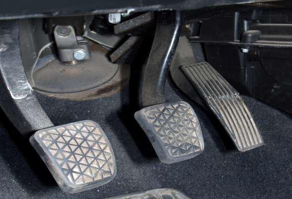 
	Fundamental para colocar o carro em movimento, a embreagem precisa...